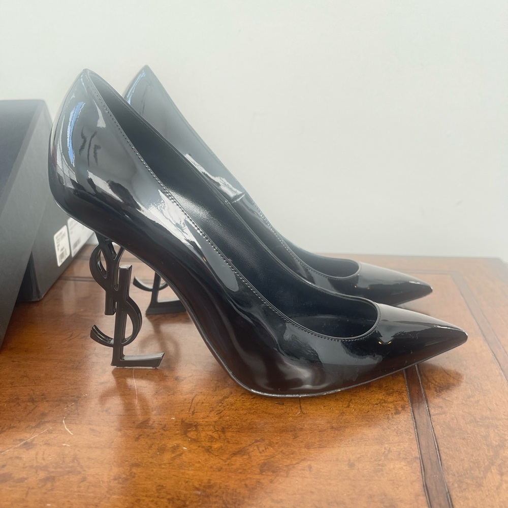 Black leather YSL  logo pumps